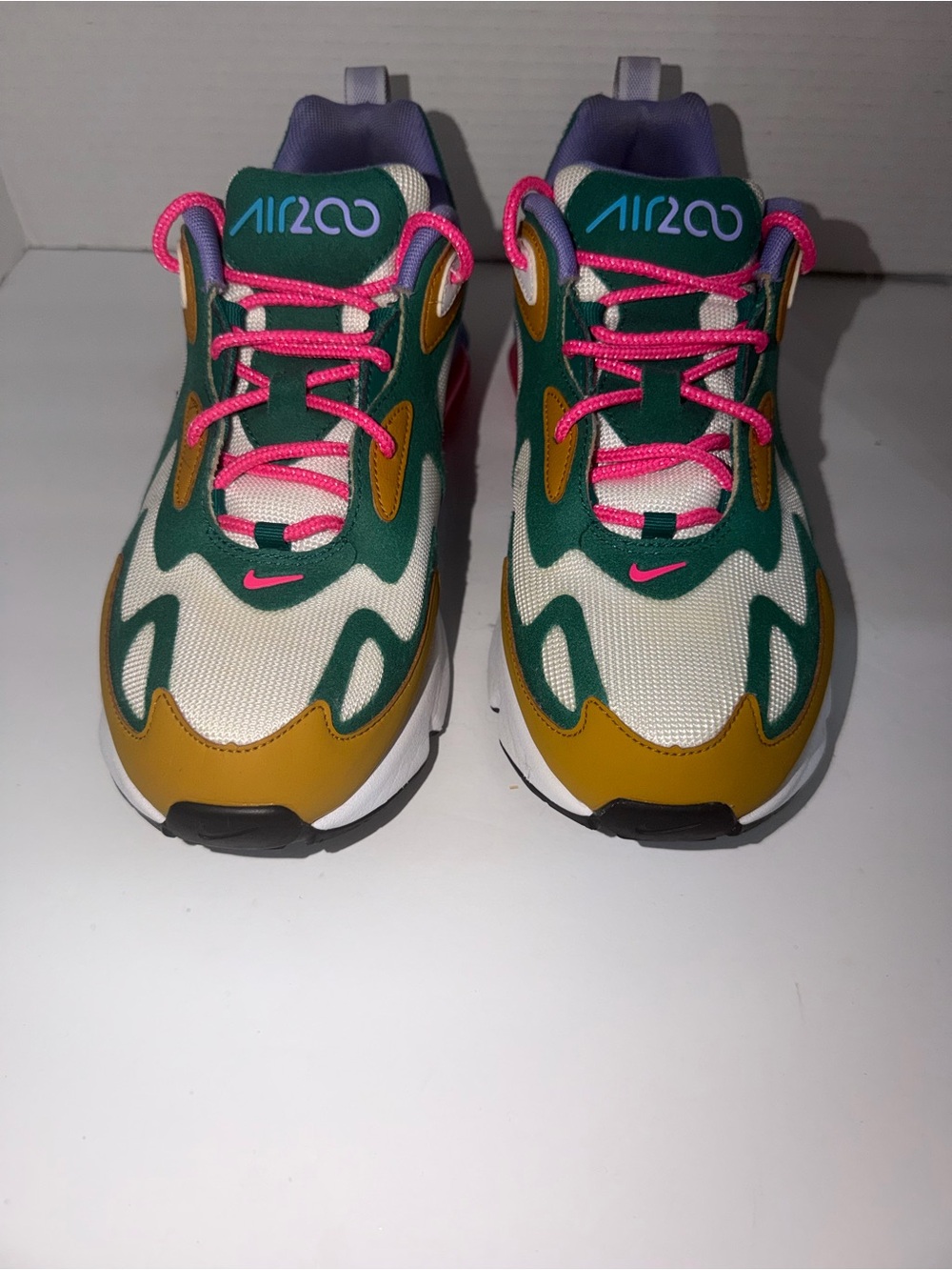 Women’s Nike Air 200 Size 9.5